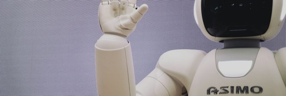 Asimo robot doing handsign